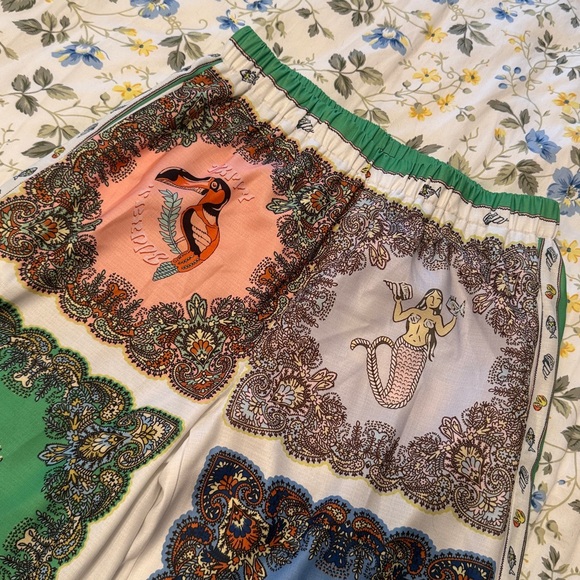 Colorful Patterned Tropical Set - Picture 2 of 4